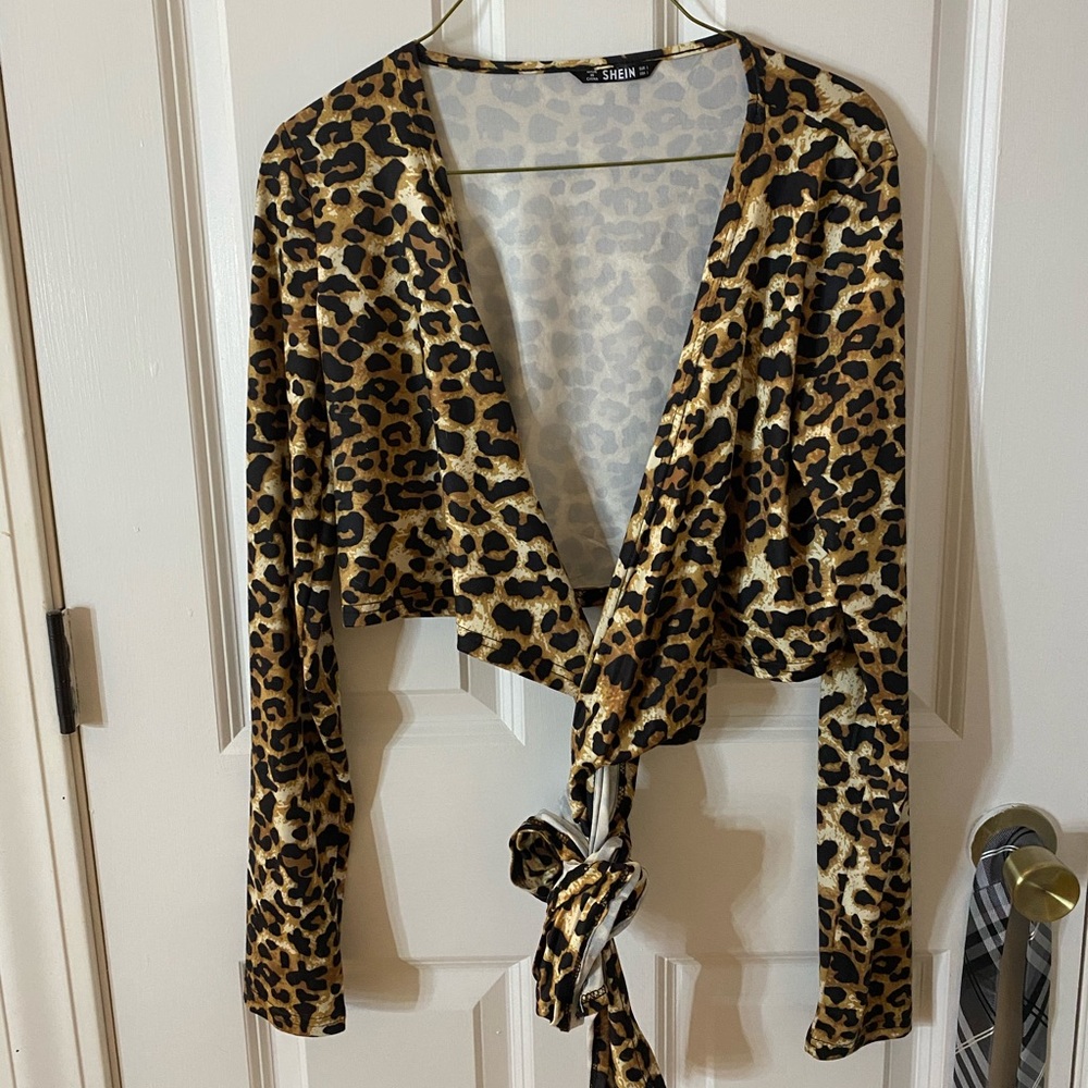 shein wrap cheetah shirt